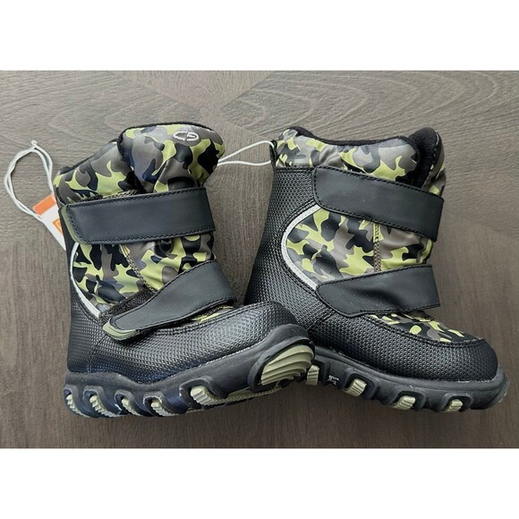 Champion Kids Weather Resistant Camo Winter Boots Size 7T - Picture 1 of 7
